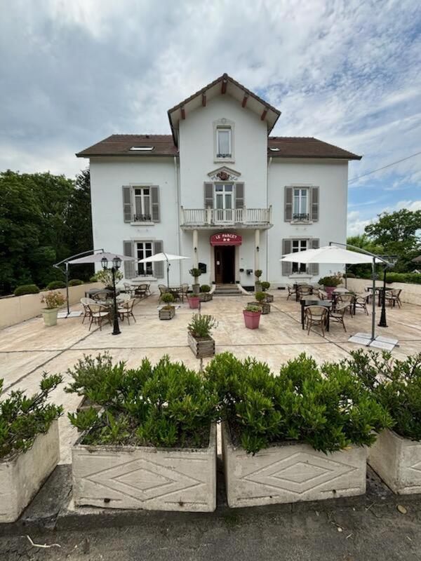 Logis Hotel & Restaurant Le Parcey Exterior photo