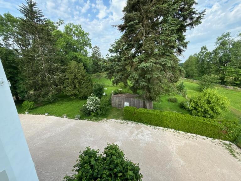 Logis Hotel & Restaurant Le Parcey Exterior photo